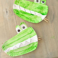 Chomping Alligator Paper Plate Craft Idea