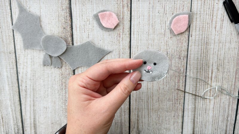 blanket stitch around felt bat face
