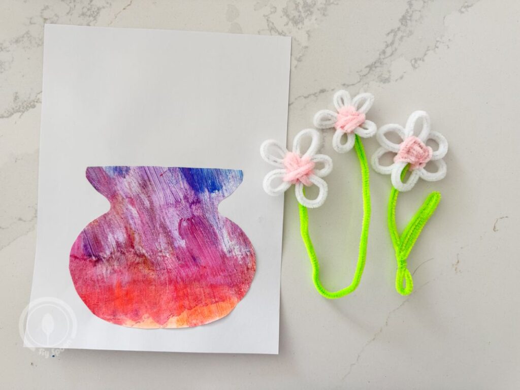 Letter V is for vase craft idea for preschoolers and kindergarteners learning Letter V