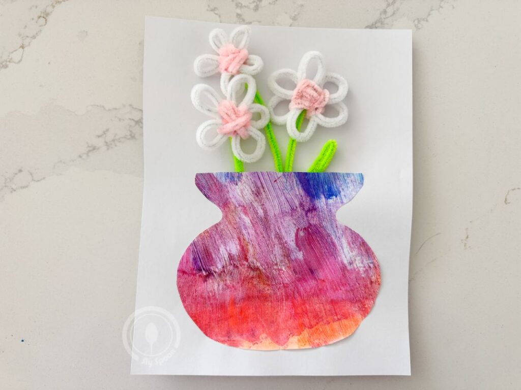 Letter V is for vase craft idea for preschoolers and kindergarteners learning Letter V