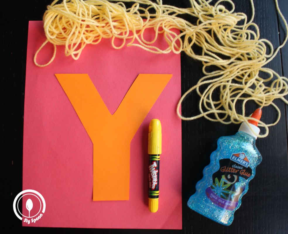 Letter Y is for Yarn Craft idea for preschoolers and kindergarteners learning Letter Y